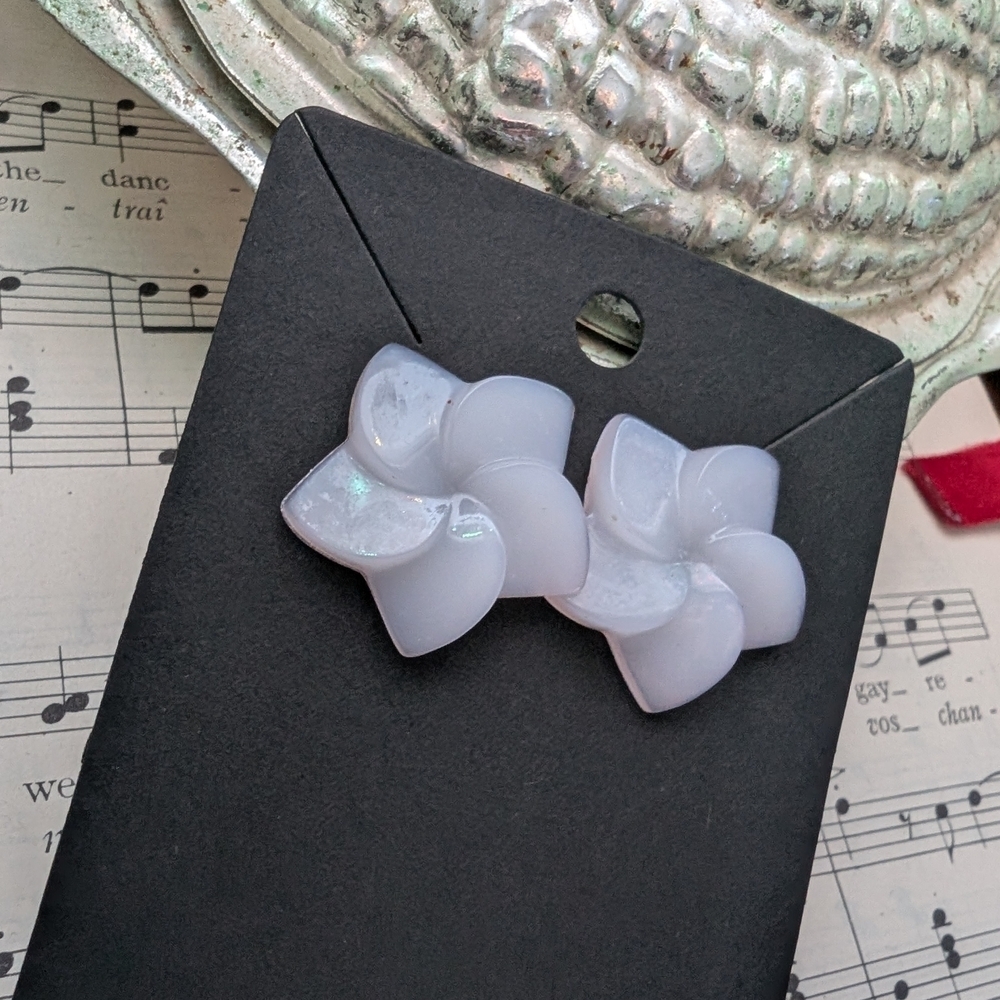Cloudy White Floral Earrings